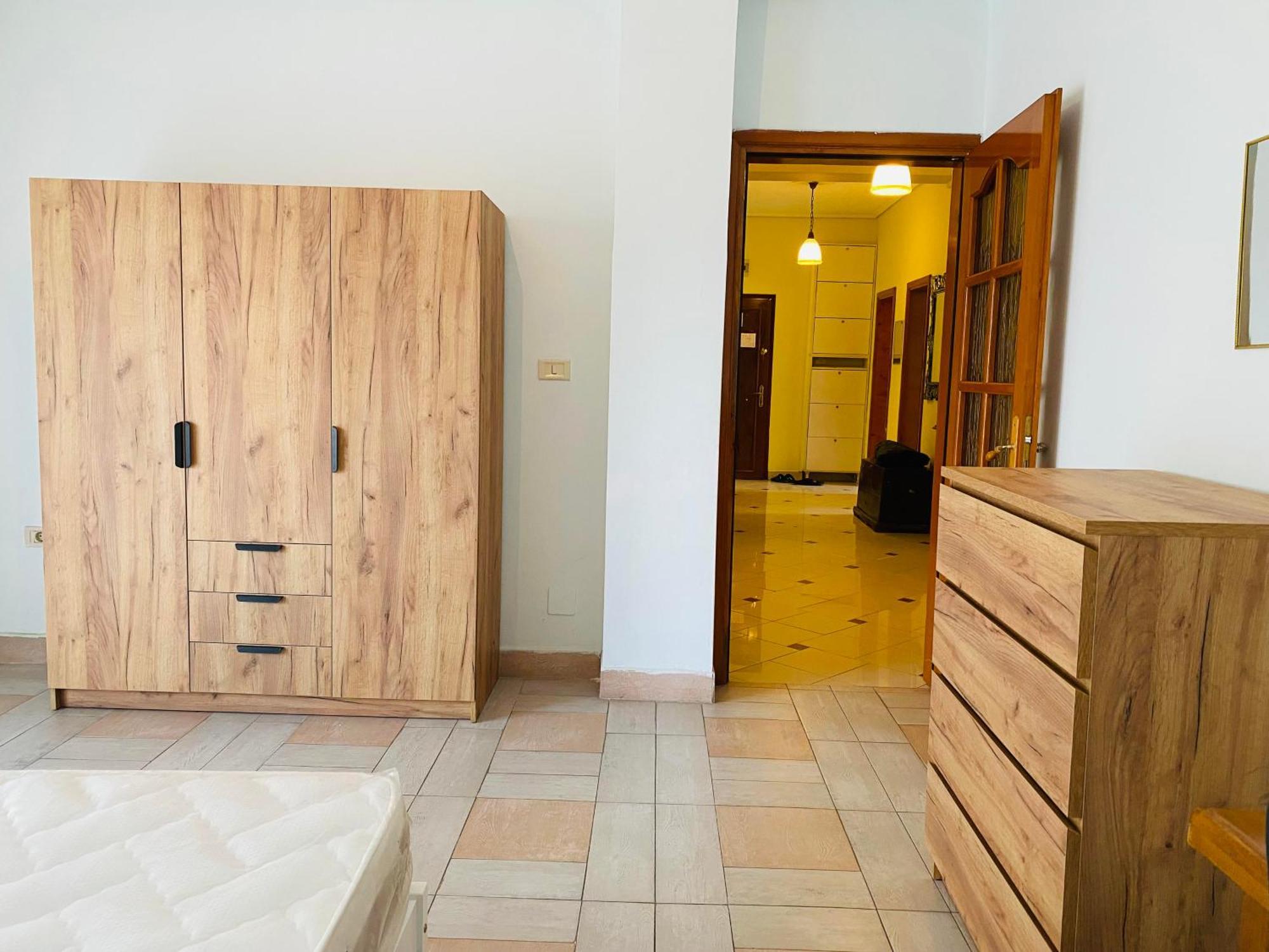 Downtown Apartment 2 Bedroom Ac Wifi Tirana